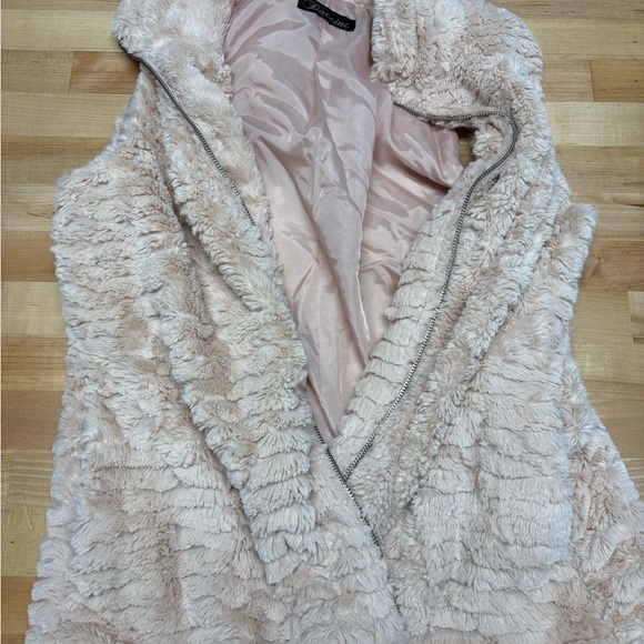 Baccini Soft pink Fleece Vest - Picture 3 of 7